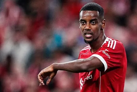 Alexander Isak's First Appearance Delivers Star Power Despite Noticeable Lack of Match Fitness